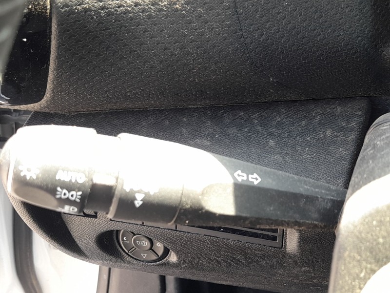Recambio de mando luces y limpia para citroën c4 iii (ba_, bb_, bc_) e-c4 (bczkxc) referencia OEM IAM 98478011ZD  