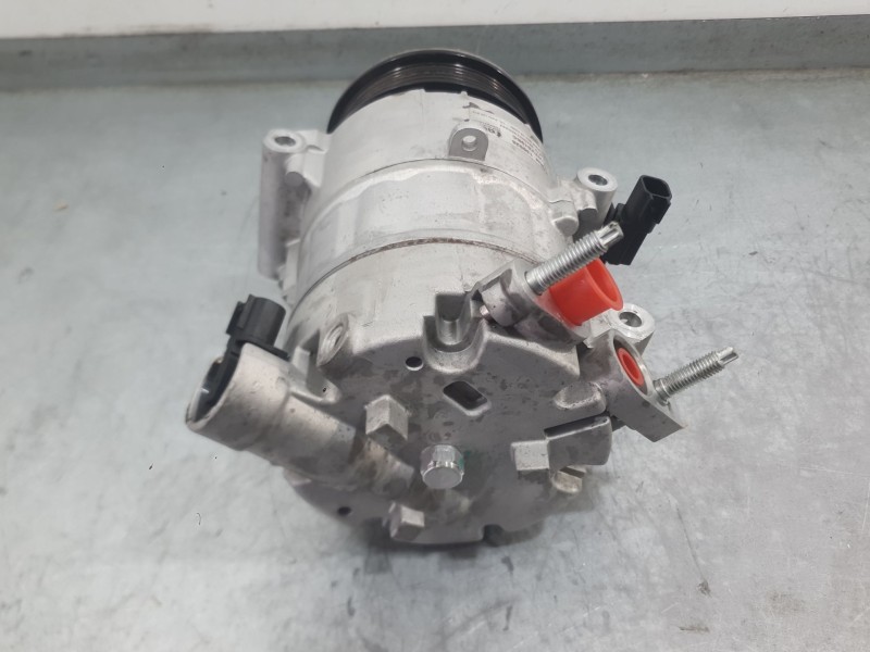 Recambio de compresor aire acondicionado para ford mondeo v hatchback (ce) 2.0 tdci referencia OEM IAM 2480053  