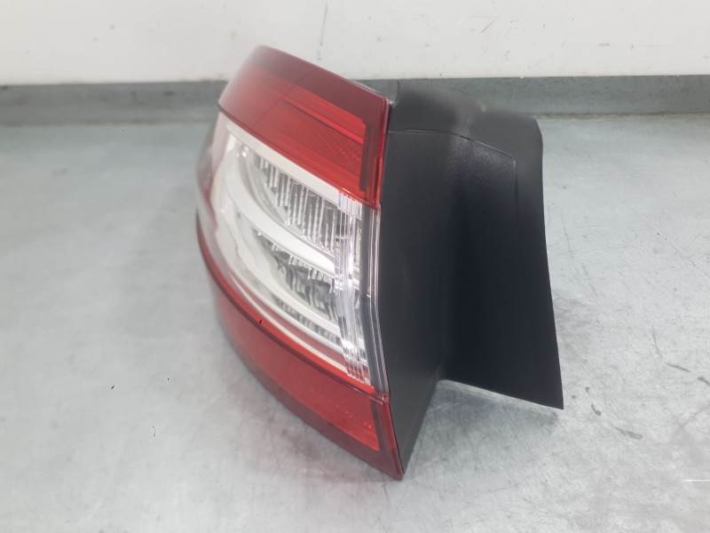 Recambio de piloto trasero izquierdo interior para ford mondeo v hatchback (ce) 2.0 tdci referencia OEM IAM 2345647  