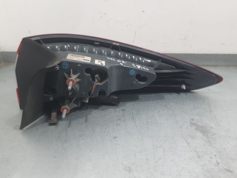 Recambio de piloto trasero izquierdo interior para ford mondeo v hatchback (ce) 2.0 tdci referencia OEM IAM 2345647  