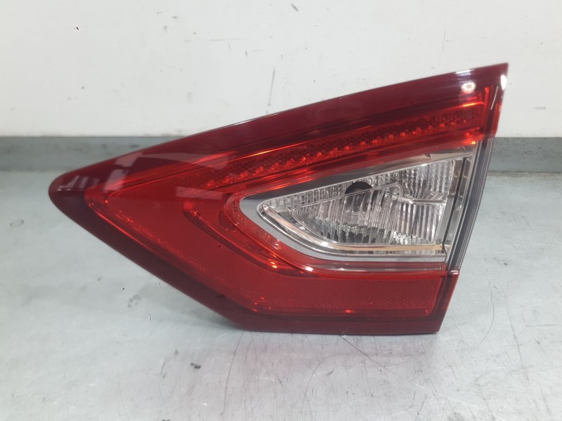 Recambio de piloto trasero derecho interior para ford mondeo v hatchback (ce) 2.0 tdci referencia OEM IAM 2345659  