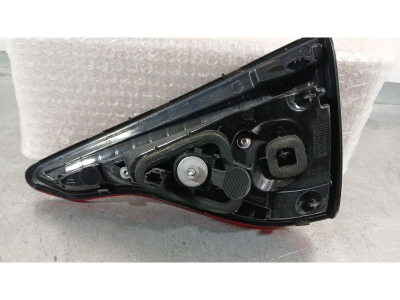 Recambio de piloto trasero izquierdo interior para renault clio v (b7_) 1.0 tce 100 (b7mt) referencia OEM IAM 265557776R  17835F
