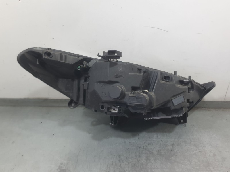 Recambio de faro izquierdo para ford mondeo v hatchback (ce) 2.0 tdci referencia OEM IAM 2519157  