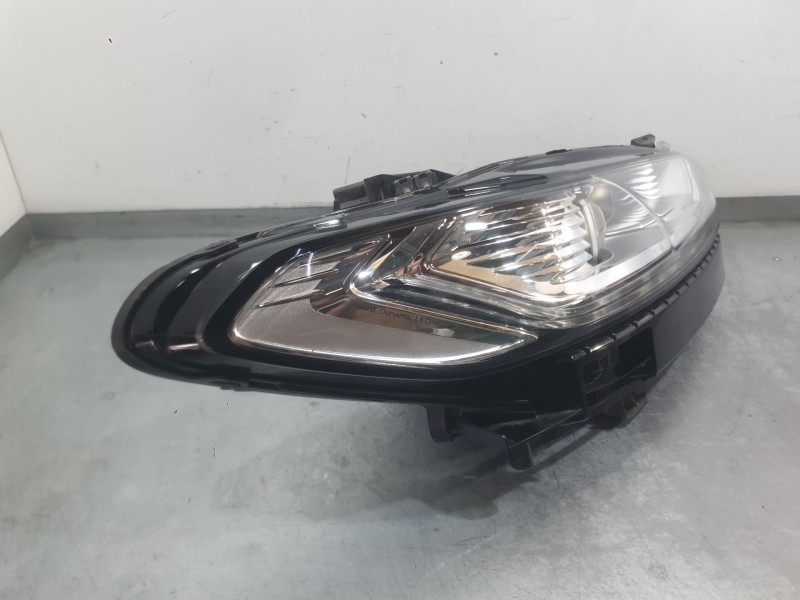 Recambio de faro derecho para ford mondeo v hatchback (ce) 2.0 tdci referencia OEM IAM 2519159  
