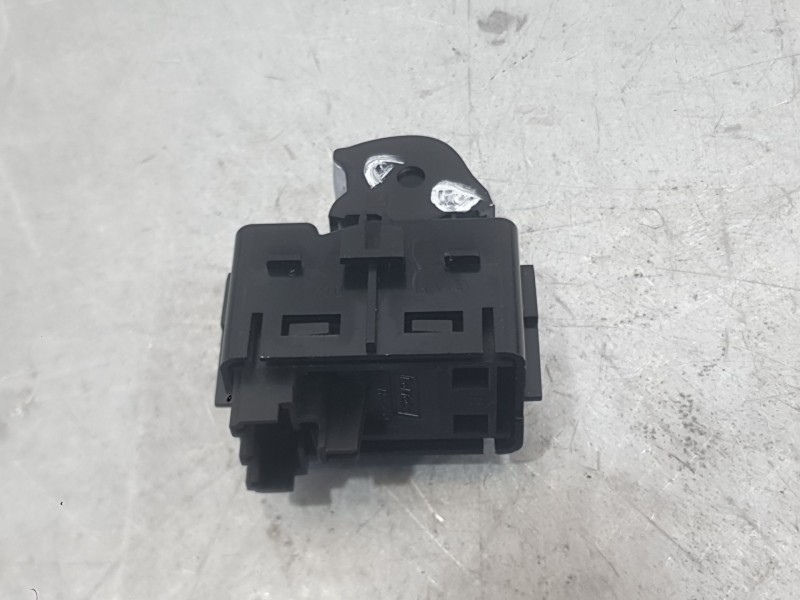 Recambio de mando elevalunas delantero derecho para ford mondeo v hatchback (ce) 2.0 tdci referencia OEM IAM 1946782  