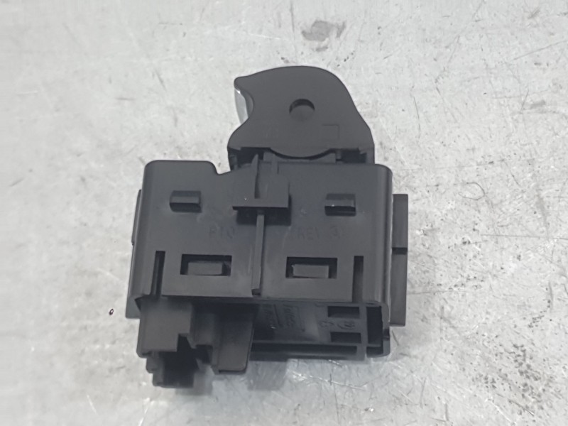 Recambio de mando elevalunas trasero izquierdo para ford mondeo v hatchback (ce) 2.0 tdci referencia OEM IAM 1946782  