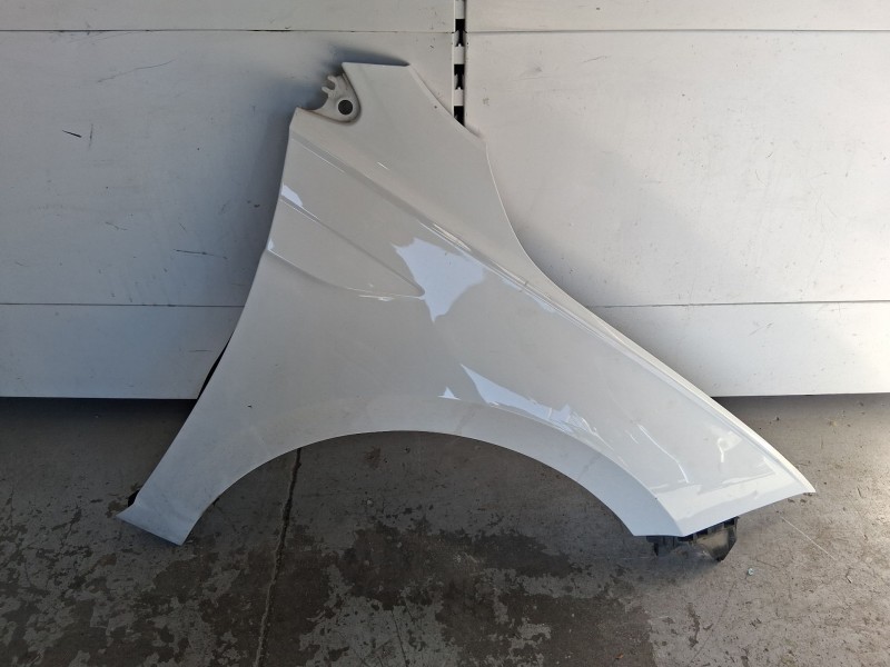 Recambio de aleta delantera derecha para volkswagen polo vi (aw1, bz1, ae1) 1.0 referencia OEM IAM 2G0821106  