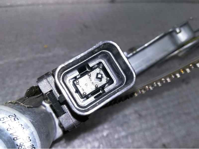 Recambio de elevalunas delantero derecho para opel corsa c cosmo referencia OEM IAM 400709G 6 PINS ELECTRICO GM 13173074