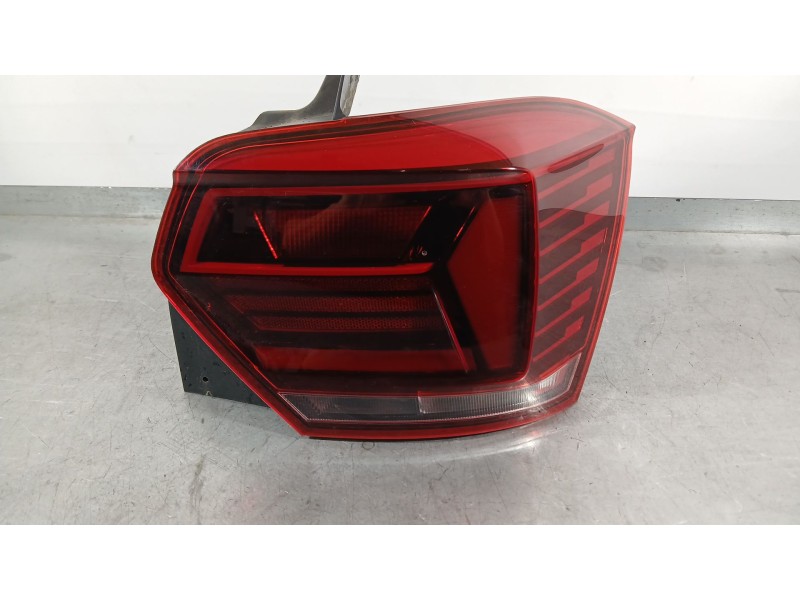 Recambio de piloto trasero derecho para volkswagen polo vi (aw1, bz1, ae1) 1.0 referencia OEM IAM 2G0945096B  