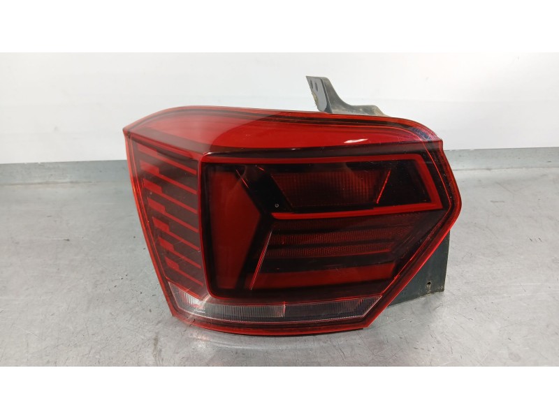 Recambio de piloto trasero izquierdo para volkswagen polo vi (aw1, bz1, ae1) 1.0 referencia OEM IAM 2G0945095B  