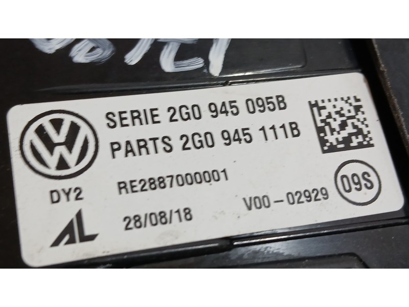 Recambio de piloto trasero izquierdo para volkswagen polo vi (aw1, bz1, ae1) 1.0 referencia OEM IAM 2G0945095B  