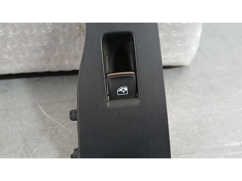 Recambio de mando elevalunas trasero derecho para volkswagen polo vi (aw1, bz1, ae1) 1.0 referencia OEM IAM 5G0959855PWHS  