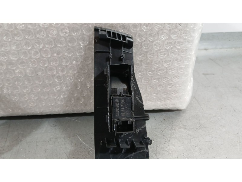 Recambio de mando elevalunas trasero derecho para volkswagen polo vi (aw1, bz1, ae1) 1.0 referencia OEM IAM 5G0959855PWHS  
