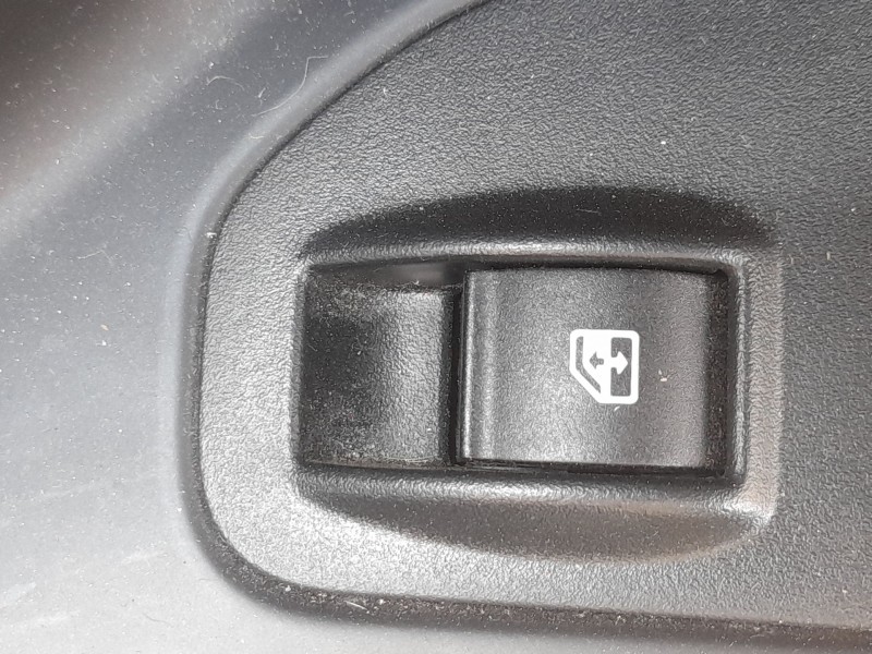 Recambio de mando elevalunas trasero derecho para fiat tipo station wagon (356_, 357_) 1.4 lpg (356wxf1b) referencia OEM IAM 735