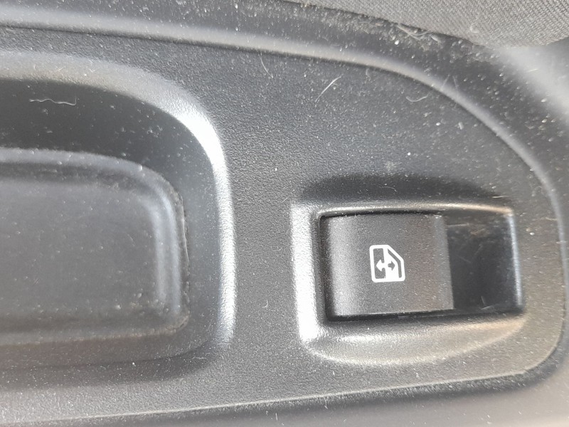 Recambio de mando elevalunas trasero izquierdo para fiat tipo station wagon (356_, 357_) 1.4 lpg (356wxf1b) referencia OEM IAM 7