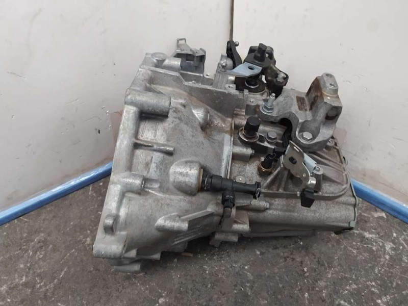 Recambio de caja cambios para peugeot 5008 gt line referencia OEM IAM 20MB50 0786371 6VELOCIDADES