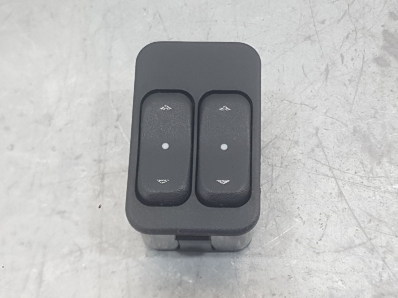Recambio de mando elevalunas delantero izquierdo para opel corsa c (x01) 1.7 dti (f08, f68) referencia OEM IAM 24411030  