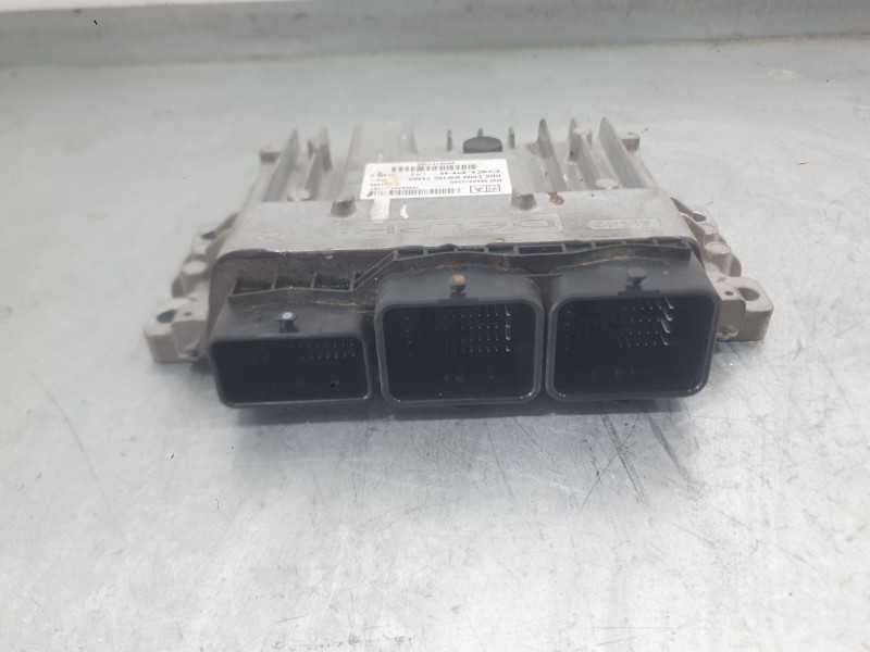 Recambio de centralita motor uce para citroën ds5 2.0 hdi 165 referencia OEM IAM   