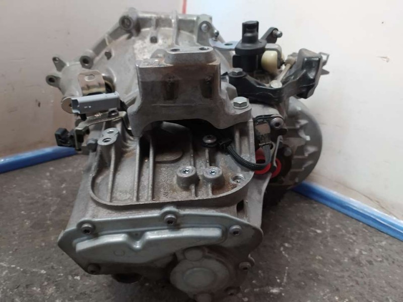 Recambio de caja cambios para peugeot 5008 gt line referencia OEM IAM 20MB50 0786371 6VELOCIDADES