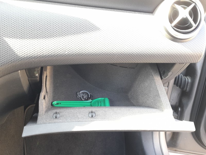 Recambio de guantera para mercedes-benz clase a (w176) a 180 cdi / d (176.012) referencia OEM IAM A17668086009H68  
