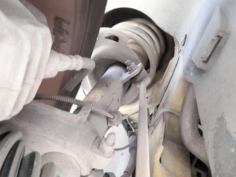 Recambio de amortiguador delantero derecho para citroën c4 cactus 1.6 hdi 90 referencia OEM IAM 9810705180  