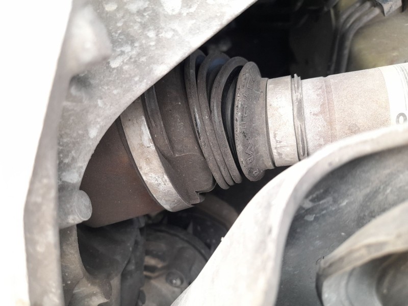 Recambio de transmision delantera izquierda para citroën c4 cactus 1.6 hdi 90 referencia OEM IAM 9677477080 1611524380 