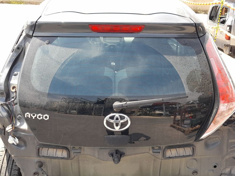 Recambio de porton trasero para toyota aygo (_b4_) 1.0 (kgb40) referencia OEM IAM 681050H160  
