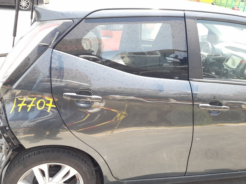 Recambio de puerta trasera derecha para toyota aygo (_b4_) 1.0 (kgb40) referencia OEM IAM 670030H030  