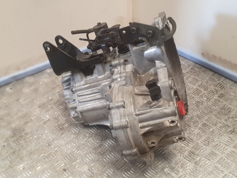 Recambio de caja cambios para kia cerato i sedán (ld) 1.6 referencia OEM IAM 4300028843 5 Velocidades 