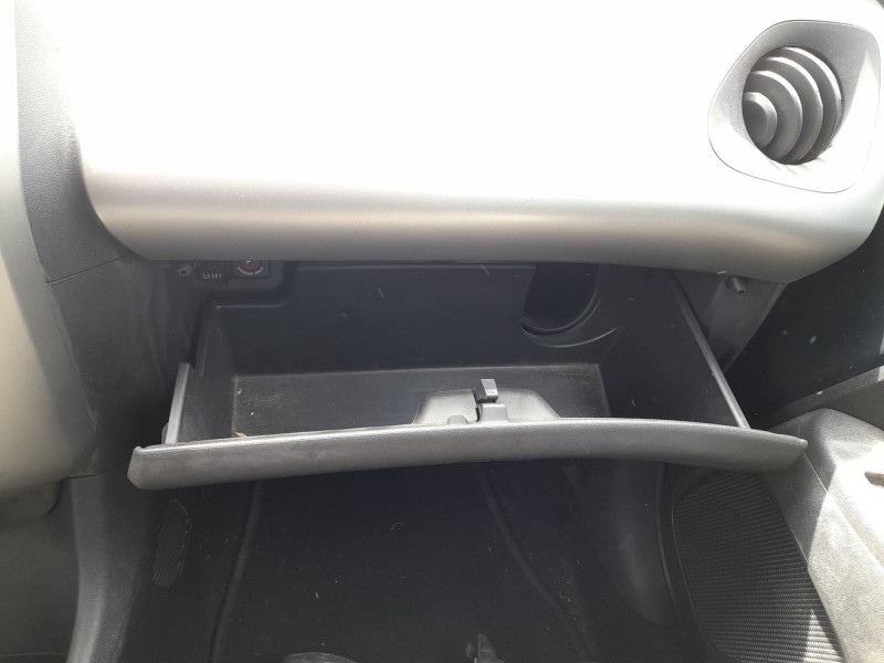Recambio de guantera para toyota aygo (_b4_) 1.0 (kgb40) referencia OEM IAM 555500H010B0  