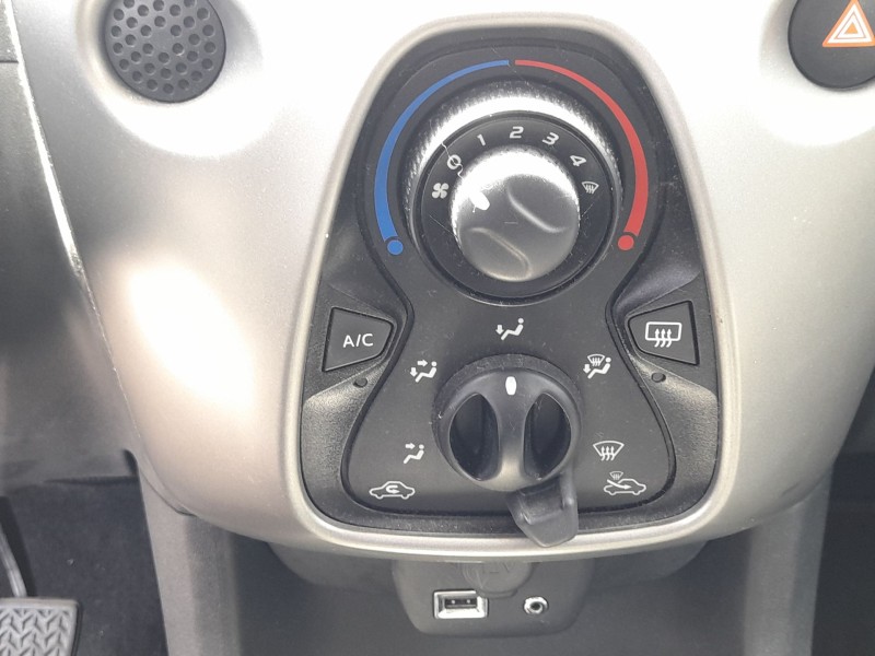 Recambio de mando calefaccion / aire acondicionado para toyota aygo (_b4_) 1.0 (kgb40) referencia OEM IAM 55900YV030  