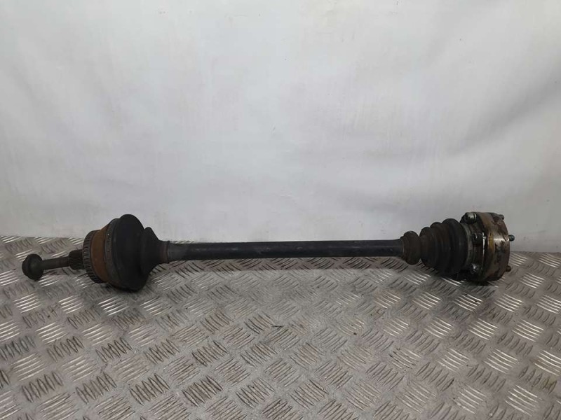 Recambio de transmision trasera izquierda para audi a8 (d2) 3.7 quattro referencia OEM IAM 4D0501203G  