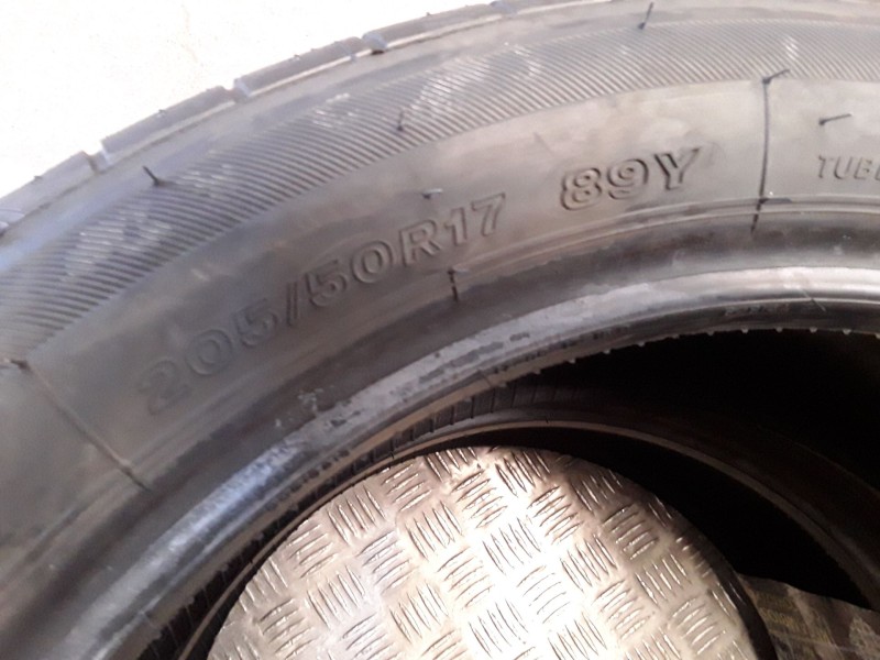 Recambio de neumatico pareja para neumaticos reutilizados - referencia OEM IAM 205501789Y BRIDGESTONE 205/50/17/89Y
