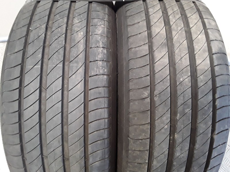Recambio de neumatico pareja para neumaticos reutilizados - referencia OEM IAM 205551694V MICHELIN 205/55/16/94V