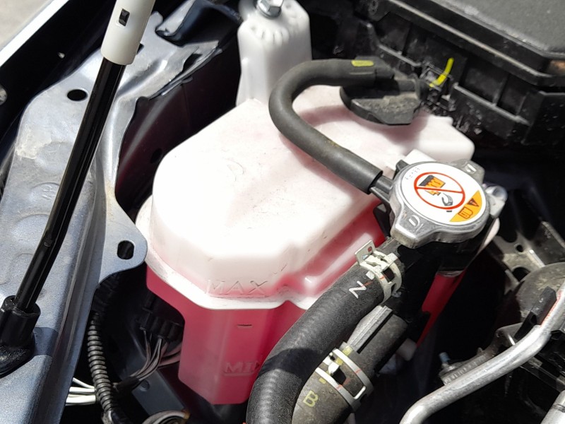 Recambio de deposito expansion para toyota corolla sedán (_e21_) 1.8 vvti hybrid (zwe211, mzea12) referencia OEM IAM 164700T090 