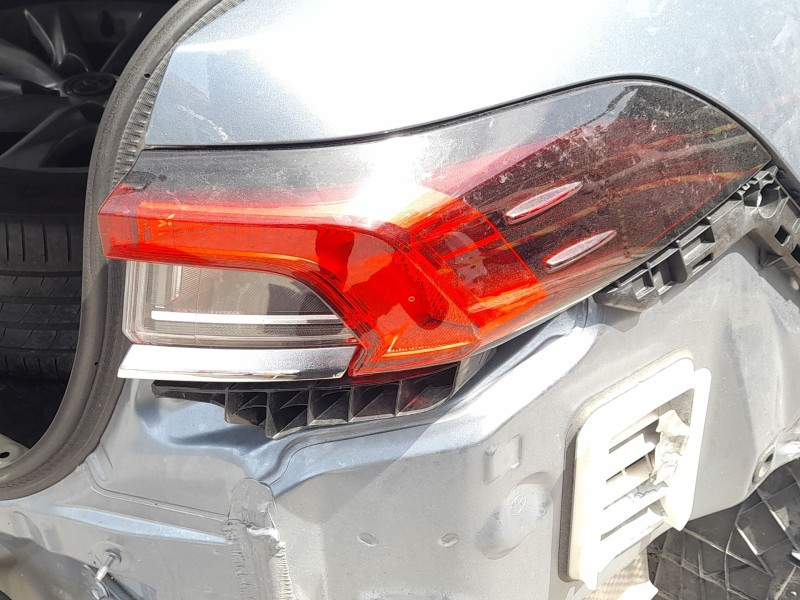 Recambio de piloto trasero derecho exterior para toyota corolla sedán (_e21_) 1.8 vvti hybrid (zwe211, mzea12) referencia OEM IA