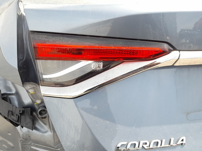 Recambio de piloto trasero izquierdo interior para toyota corolla sedán (_e21_) 1.8 vvti hybrid (zwe211, mzea12) referencia OEM 