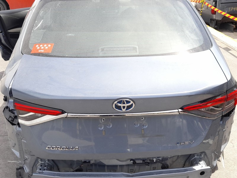Recambio de tapa maletero para toyota corolla sedán (_e21_) 1.8 vvti hybrid (zwe211, mzea12) referencia OEM IAM 6440102F30  