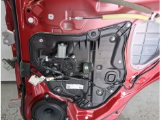 ELEVALUNAS TRASERO DERECHO D09L72590A 