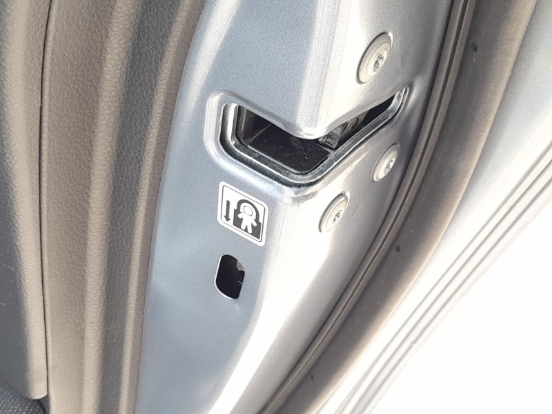 Recambio de cerradura puerta trasera derecha para toyota corolla sedán (_e21_) 1.8 vvti hybrid (zwe211, mzea12) referencia OEM I