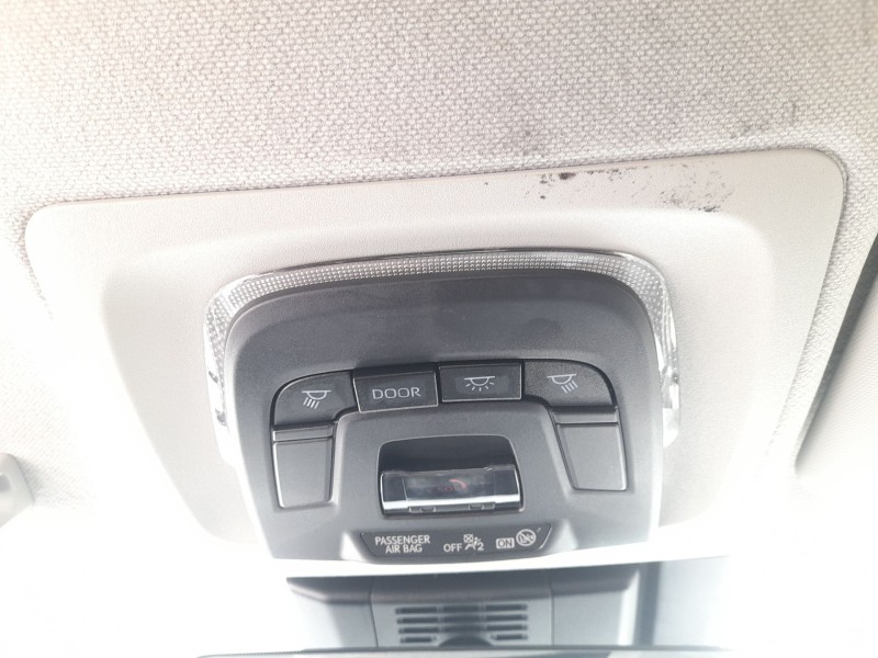 Recambio de luz interior para toyota corolla sedán (_e21_) 1.8 vvti hybrid (zwe211, mzea12) referencia OEM IAM 8126002A30A0  