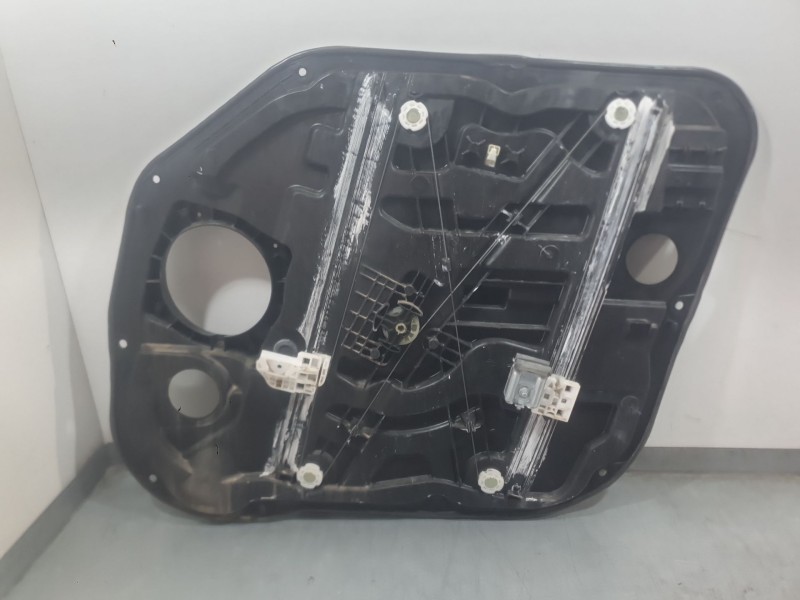 Recambio de elevalunas delantero izquierdo para kia carens iv 1.7 crdi referencia OEM IAM 82470A4260C MONTADO EN PUERTA 