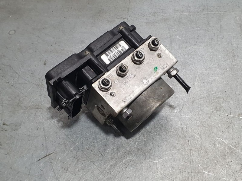 Recambio de abs para nissan note (e11e) naru edition referencia OEM IAM 476609U100 0265231732 BOSCH