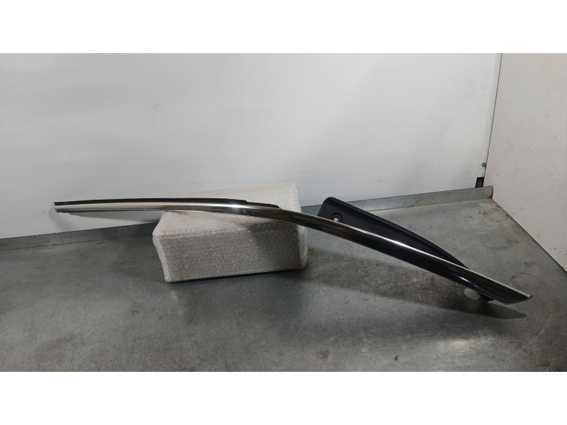 Recambio de moldura para opel insignia b sports tourer (z18) 1.6 cdti (35) referencia OEM IAM 39180598 MOLDURA SUPERIOR ALETA RA