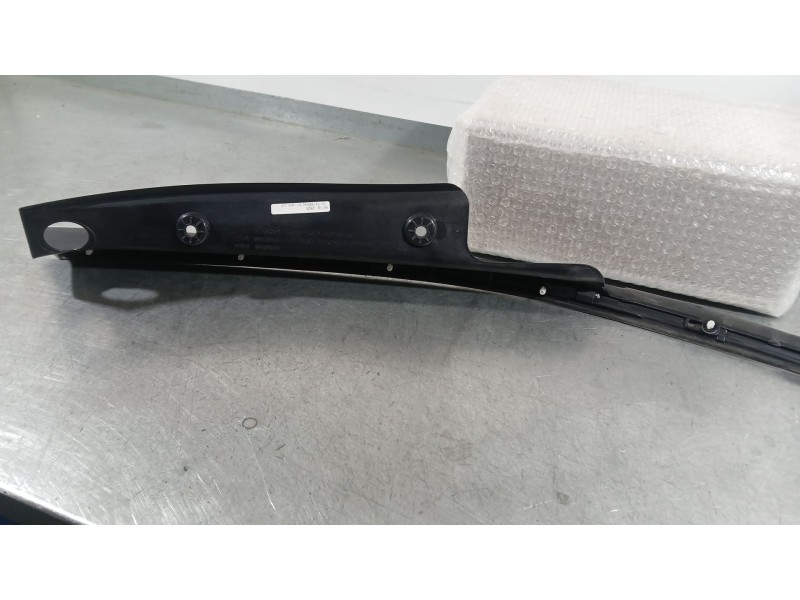 Recambio de moldura para opel insignia b sports tourer (z18) 1.6 cdti (35) referencia OEM IAM 39180598 MOLDURA SUPERIOR ALETA RA