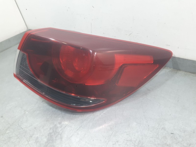 Recambio de piloto trasero derecho exterior para mazda 2 hatchback (dl, dj) 1.5 skyactiv-g referencia OEM IAM DB5J51150D  