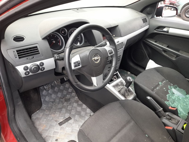 opel astra h gtc (a04) del año 2005