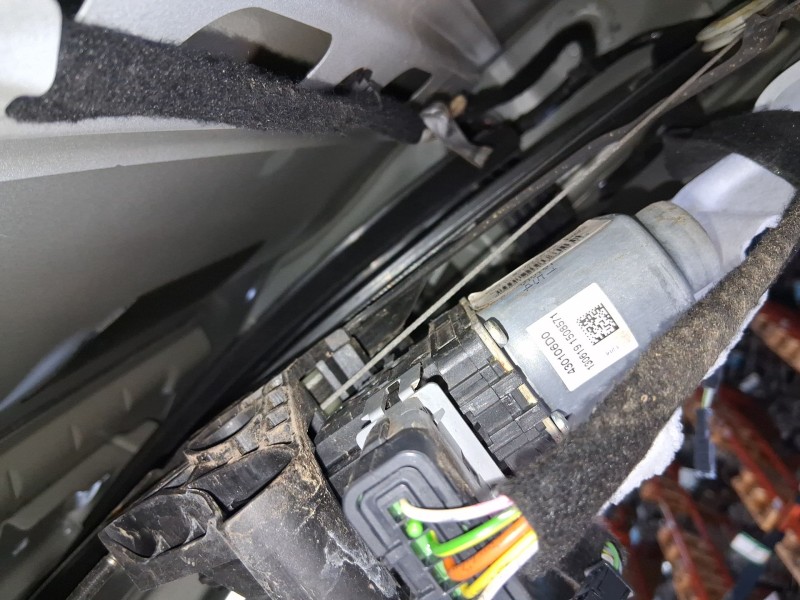 Recambio de elevalunas delantero derecho para citroën ds5 2.0 hdi 165 referencia OEM IAM 9804388180  