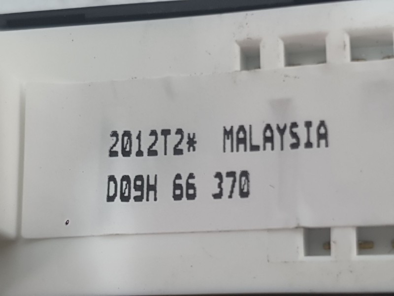 Recambio de mando elevalunas delantero derecho para mazda 2 hatchback (dl, dj) 1.5 skyactiv-g referencia OEM IAM D09H66370  