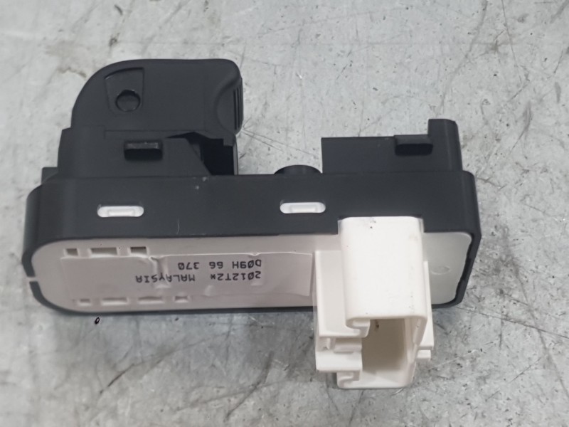 Recambio de mando elevalunas trasero derecho para mazda 2 hatchback (dl, dj) 1.5 skyactiv-g referencia OEM IAM D09H66370  